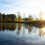 木屋 Im Grünen In Seenaehe *